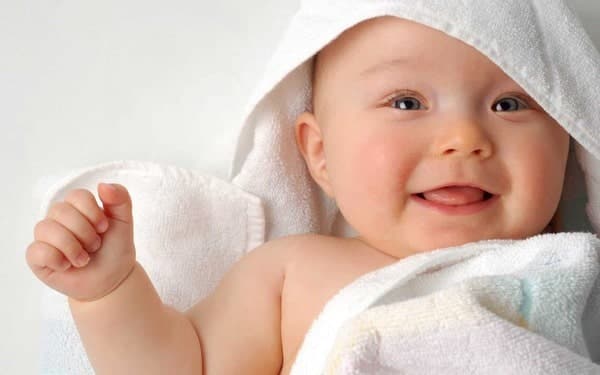 Khi đặt tên hay cho con trai, nên chú ý tới sự phù hợp với họ